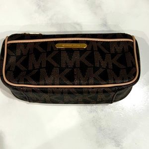 Like New Womens Michael Kors cosmetic bag